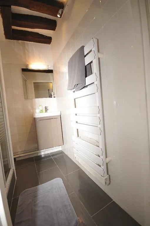 Saint Paul Marais Apartment Paris